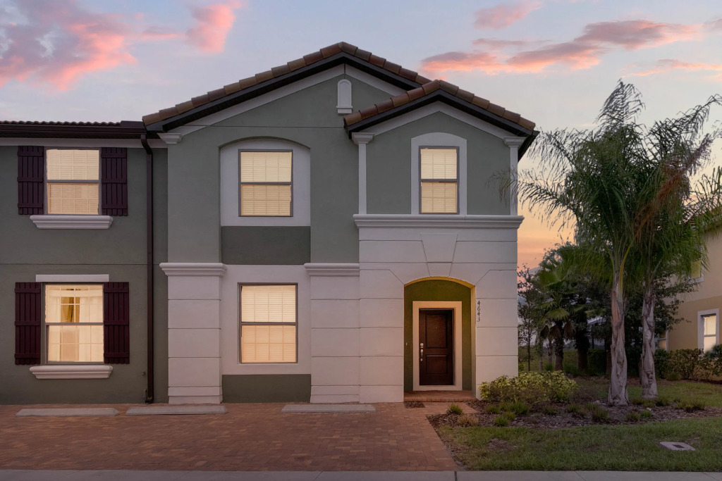 5 Bedrooms 4 Bathrooms Solterra 4643 Td