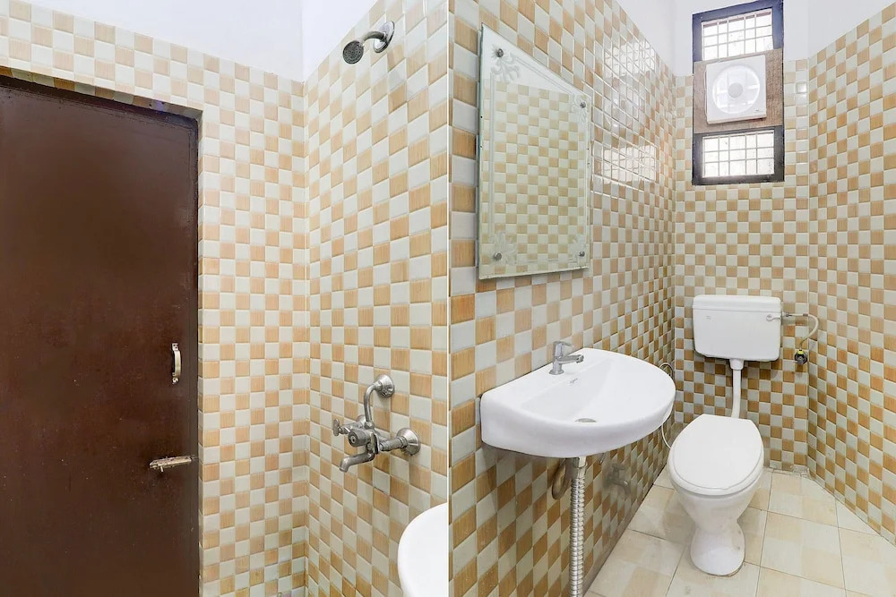 Super Deluxe Room Munshipuliya Vibrant