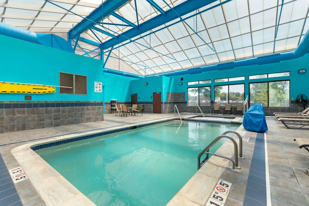 Holiday Inn Express & Suites Southfield - Detroit