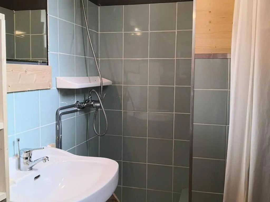 Charmant appartement fonctionnel près du centre bourg, balcon et parking gratuit - FR-1-548-2