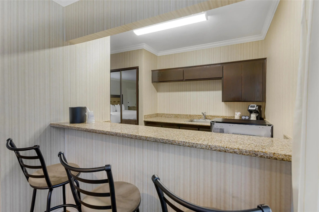 Best Western Plus Big America