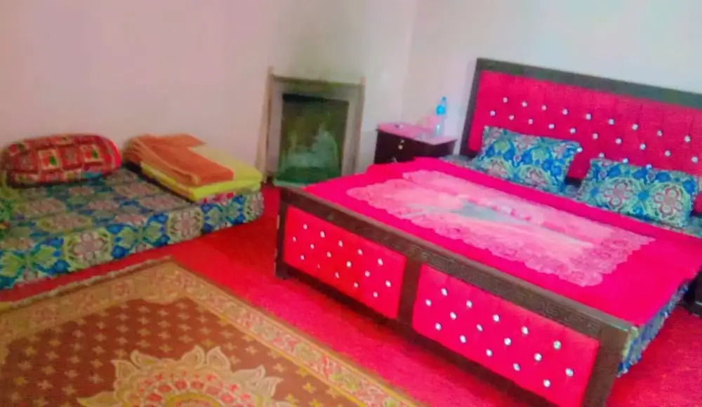 Paradise Hotel & Hillside Cottage Shogra