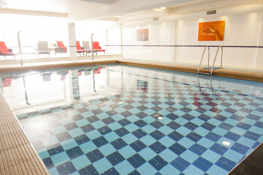 Sandbanks Hotel