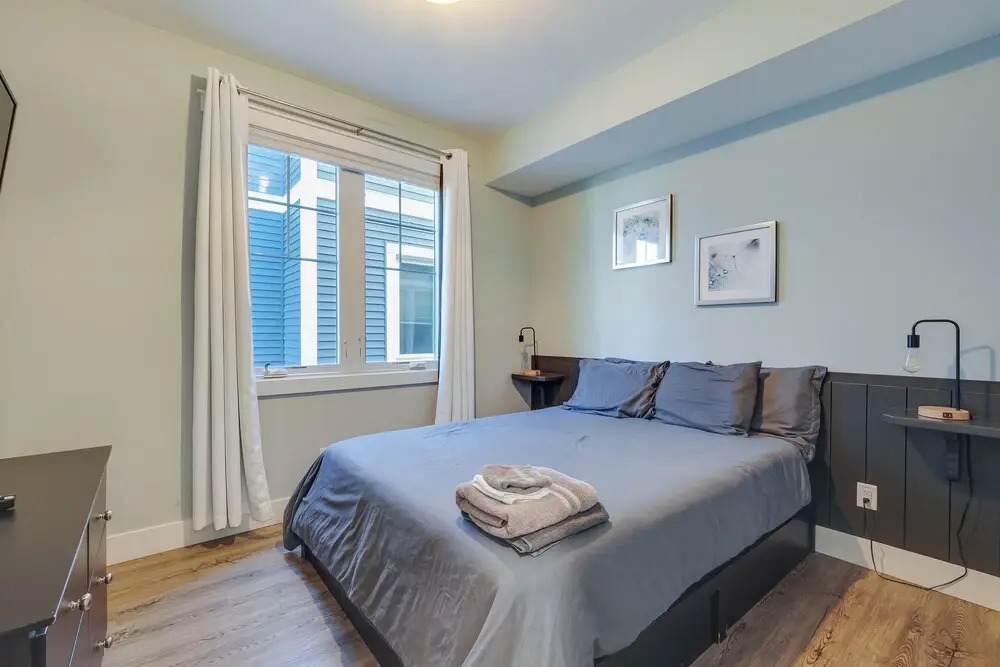 Walk to Front St! Traverse City Condo Near Skiing
