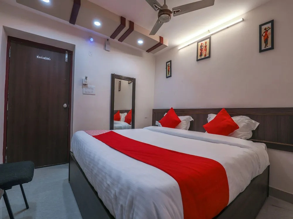 OYO 14126 Vizag Grand