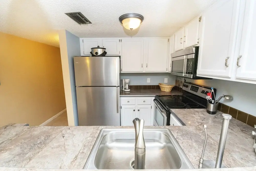 Lovely Oceanside Home W/outdoor Shower/free Wifi/shared Pool/hot Tub/tennis/ac