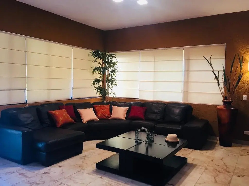 Latinos Luxury Suites