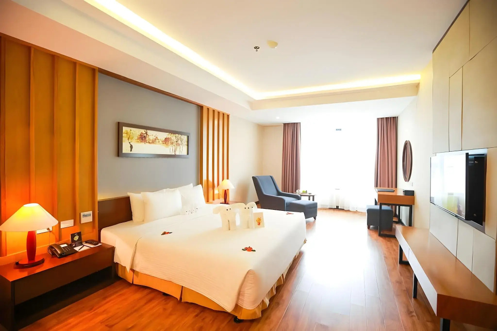 Muong Thanh Luxury Nhat Le Hotel