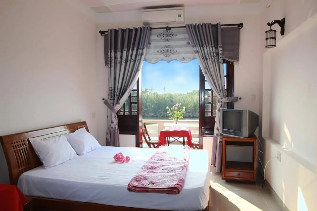 Lakeside Homestay