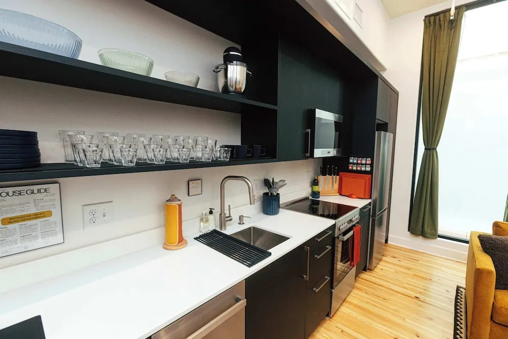 Loft 305 - The William - Atrium - Live Work Walk