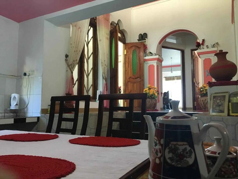 Yoho Roshan Guest House