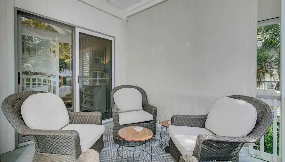 3704 Cameron by Avantstay Pool Bar Multiple Balconies!