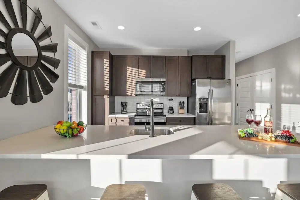 Pulse - Minutes to Broadway - Sleeps 6