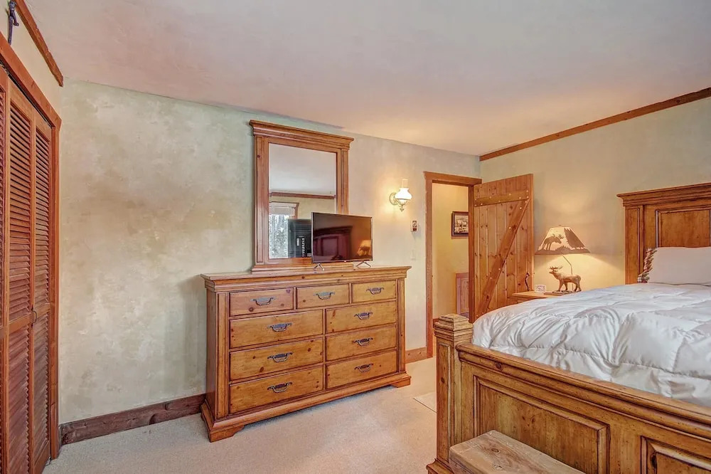 Whispering Pines - 4 Br Home