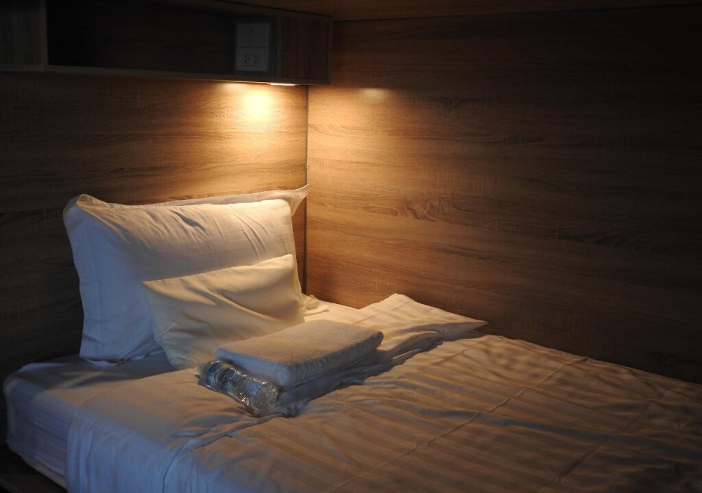To Bed Poshtel