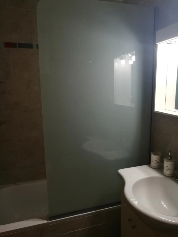 Apartamento monoambiente amplio 2 baños luminoso con balcón cercano a Hospital Italiano y Shopping Abasto Almagro