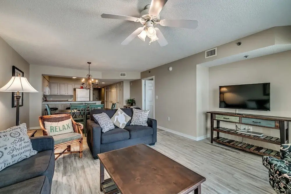 Crescent Shores N - 702
