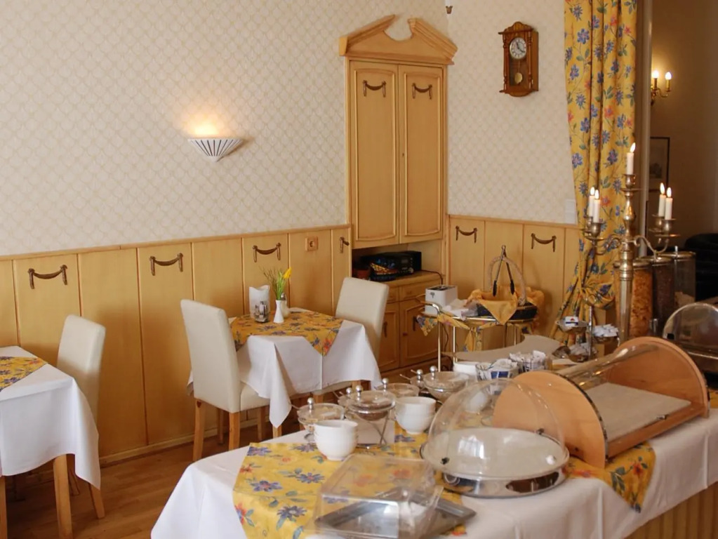 Hotel Pension Savoy