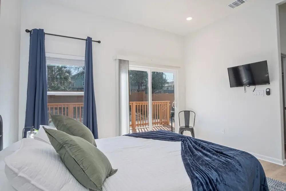 Feel Chill and Enjoy 4BR3BA Near Fun Riverwalk