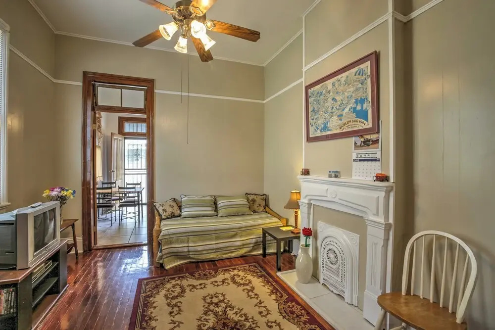 Walk to River, Tram & Zoo: Classic Nola Home!