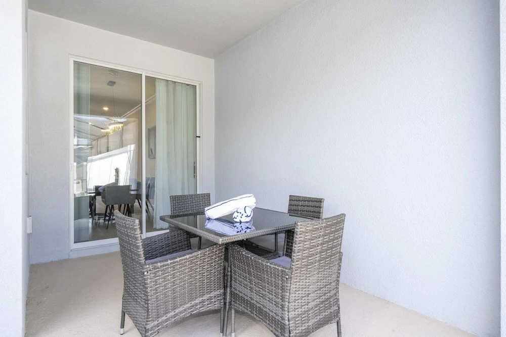Stunning 4 Bd W/ Pool @ Storey Lake Resort 2613