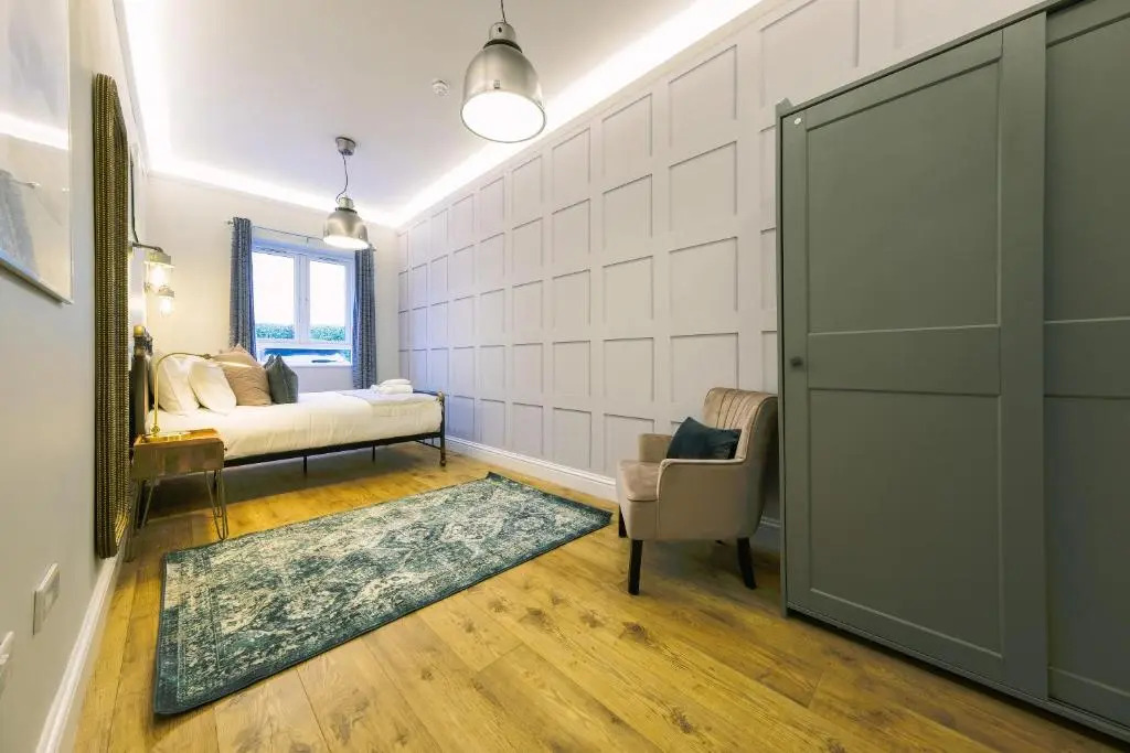 One Bedroom Apartments in Gloucester road north