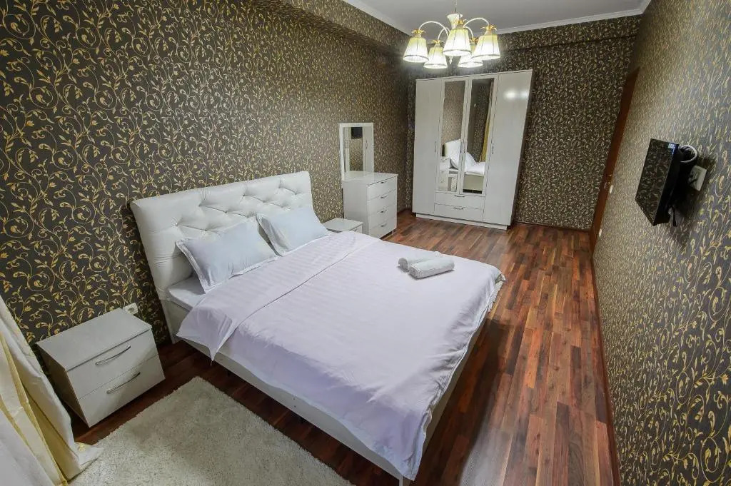 Apartments on Kazybek by 125 1 floor 6