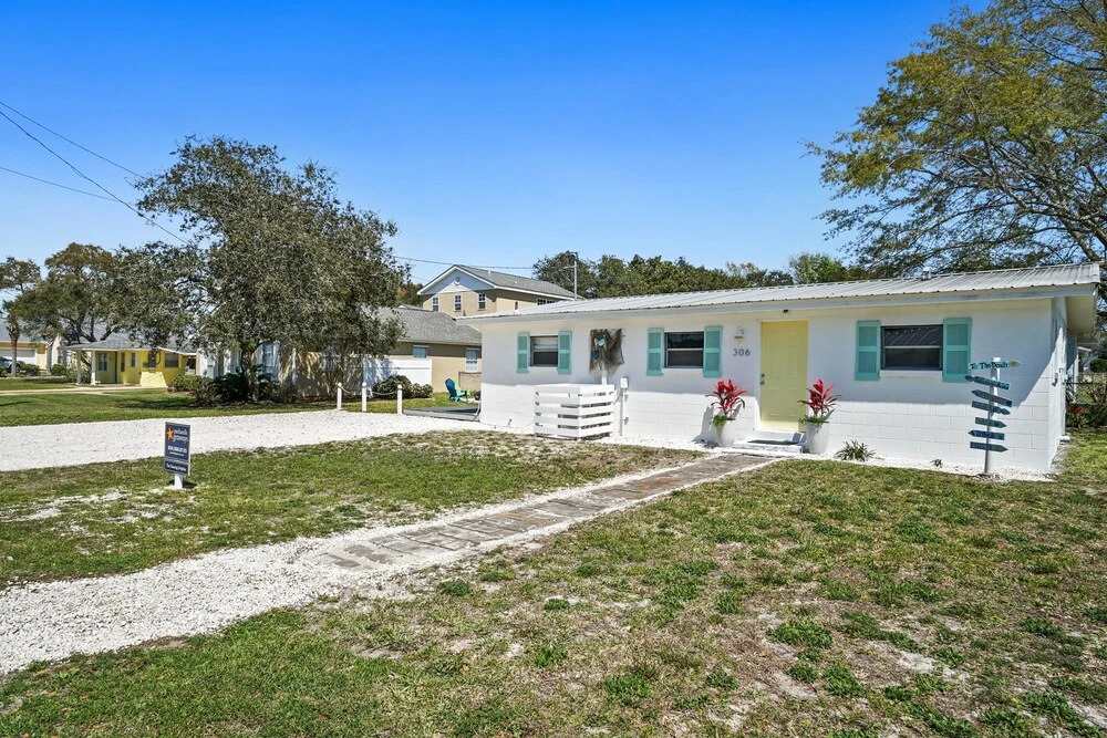 Beach House - The Dancing Dolphin By Panhandle Getaways