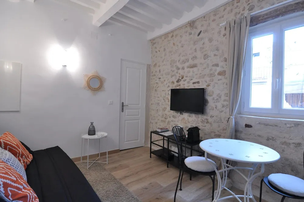 Stay In Antibes