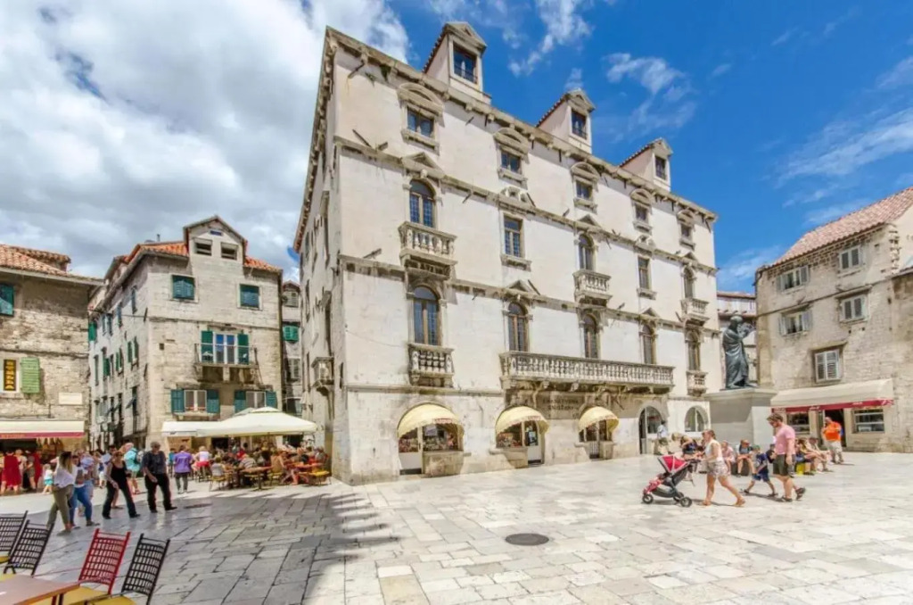 Old Square "Stone Pearl"
