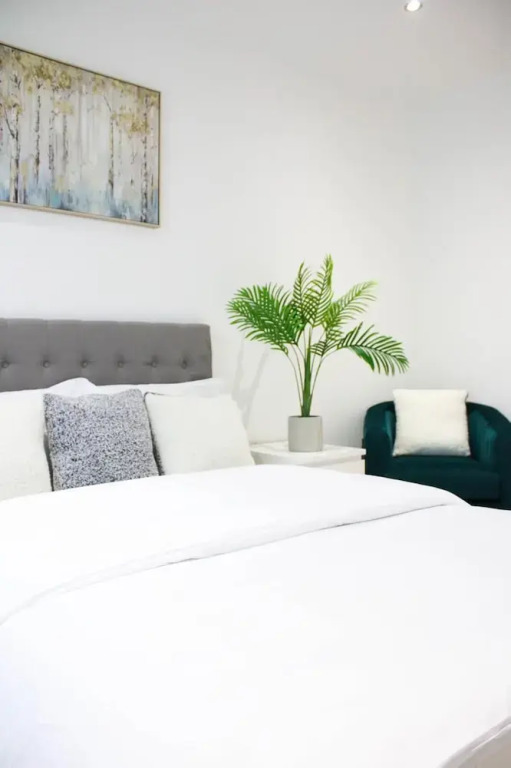 Guthrum Place 3bedroom Luxury Apt Royal Wharf Dock