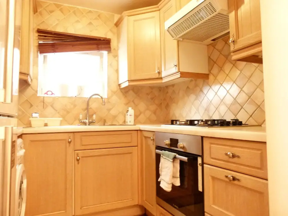 SS Property Hub - Family Apartment near Central London