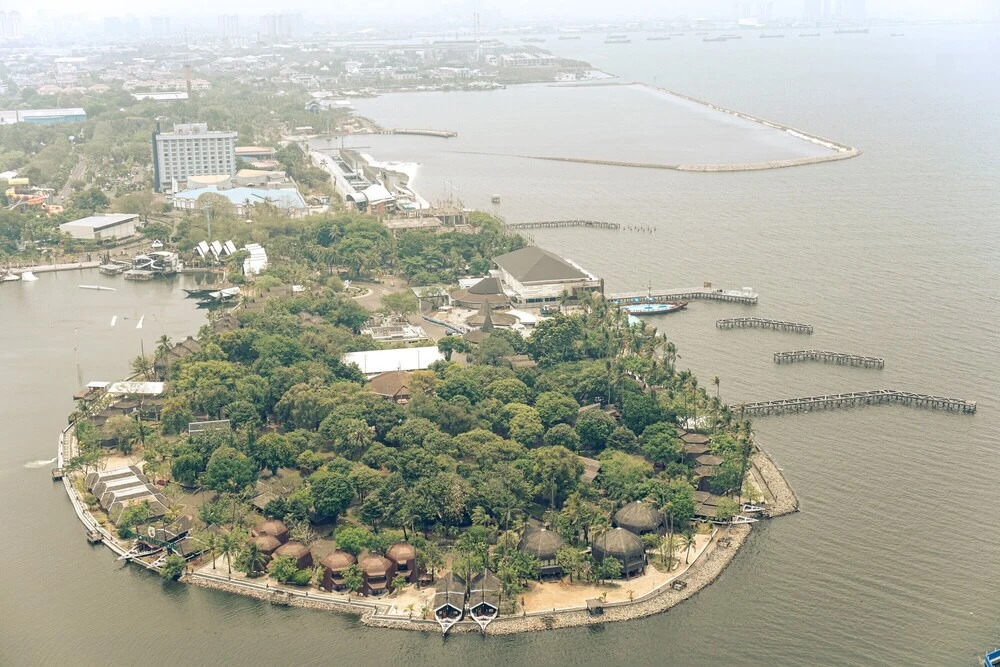 Big and Cozy 2BR Apartment at Ancol Mansion