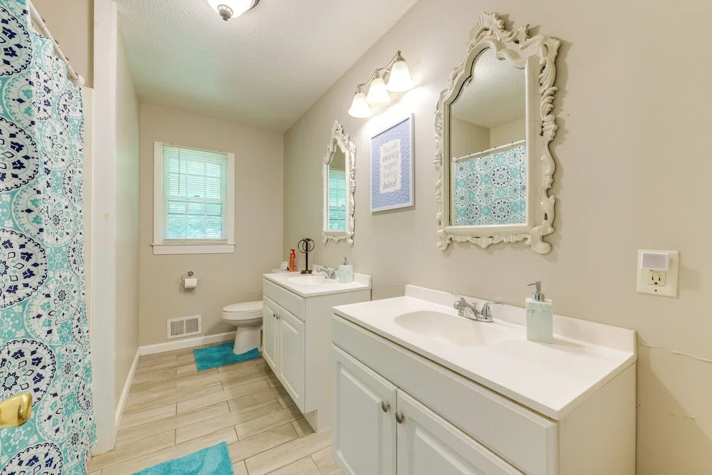 Charming Jonesville Home w/ Grill - Near Wineries!