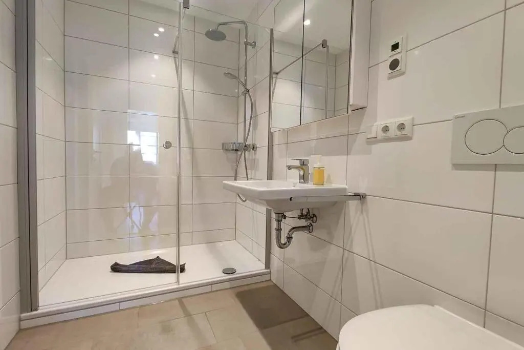 Grosse-Ferienwohnung-14-mit-Meerblick-und-Strandkorb-im-Haus-Seeluft-in-Duhnen
