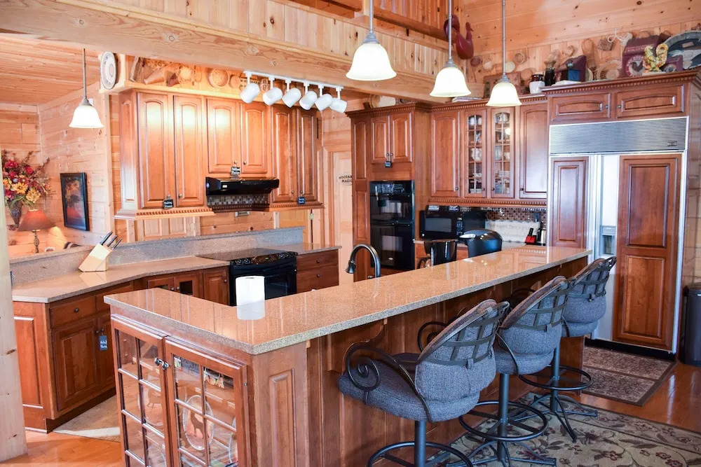 PAPA BEAR'S DEN - 5 Br Cabin