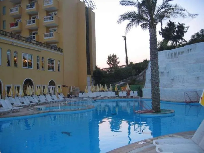 Fun Hill Resort Hotel