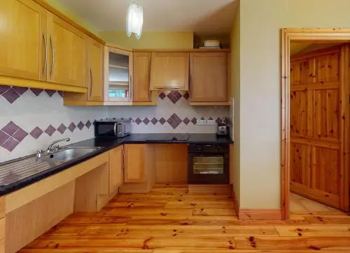 Dingle Courtyard Cottages 4 Bed Sleeps 8