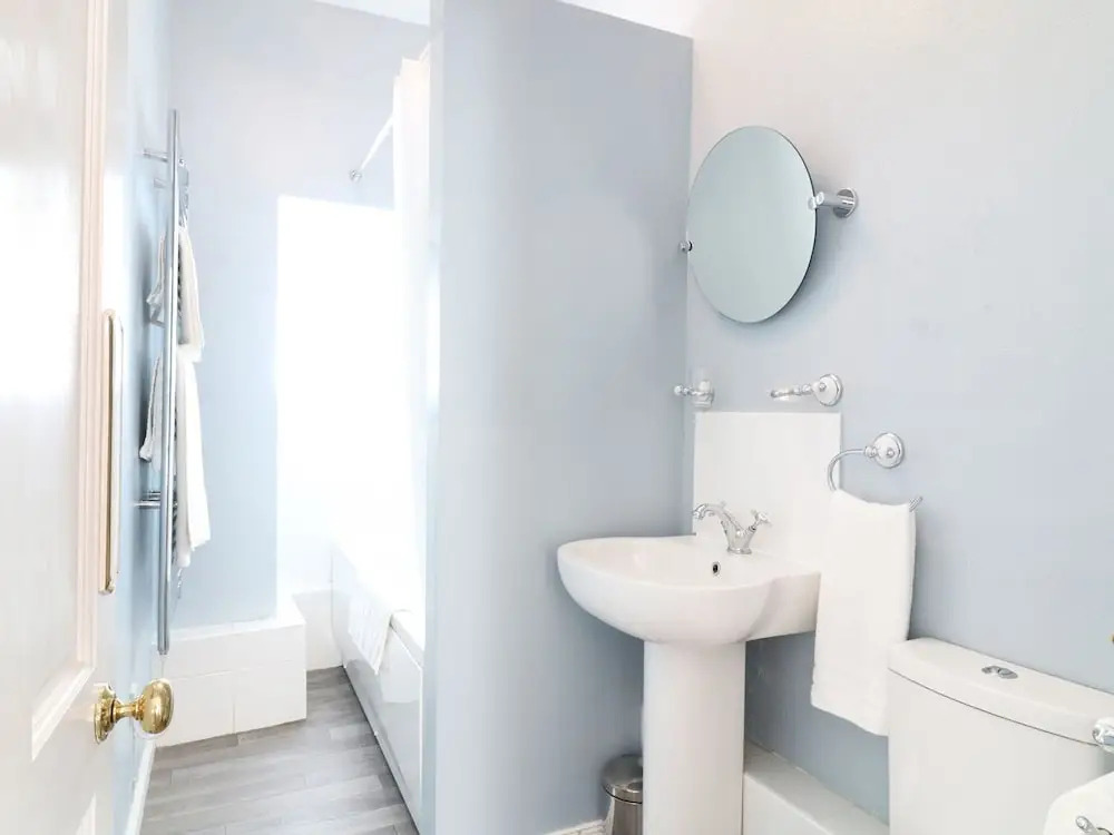 Flat 1, Camelford