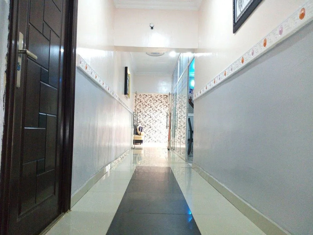 Multifield Hotel & Suites