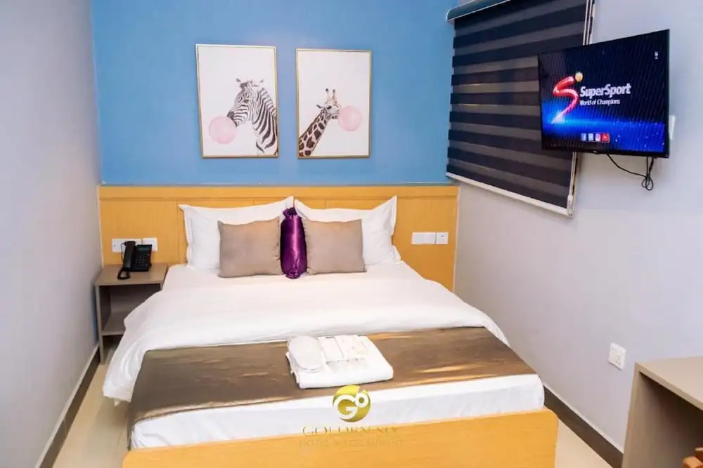 Golden Six Hotel & Restaurant