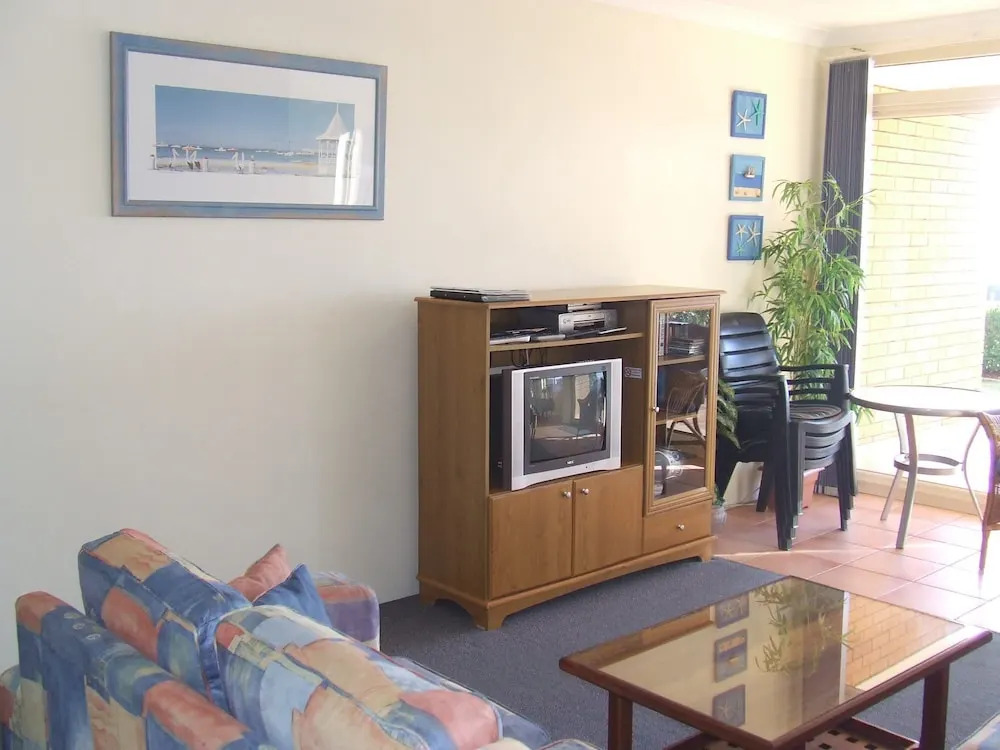 South Pacific, Unit 2/13-15 Shoal Bay Road