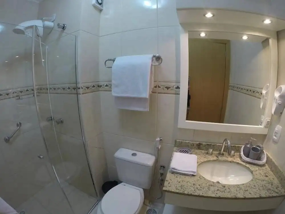 GRAMADO SOLAR REAL - 2 APTS de 2 quartos no mesmo prédio, cada um comporta até 7 pessoas - IDEAL PARA GRUPOS - central - IDEAL PARA ANDAR A PÉ, nesta plataforma desde janeiro de 2016, oferecemos CREDIBILIDADE - seu PET é bem-vindo - GARAGEM COBERTA