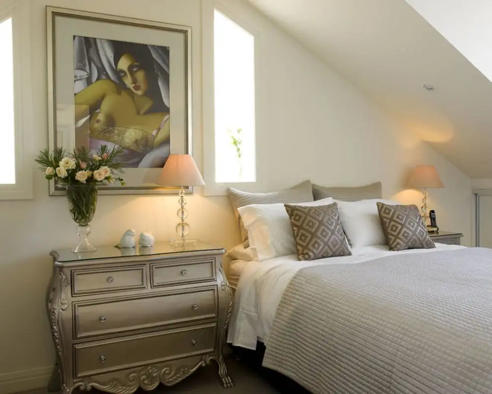 Andre's Mews Luxury Serviced Apartments