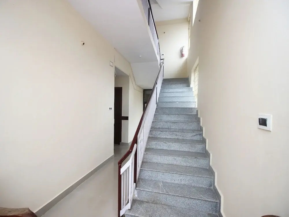 OYO 9632 Hotel Prestige Residency