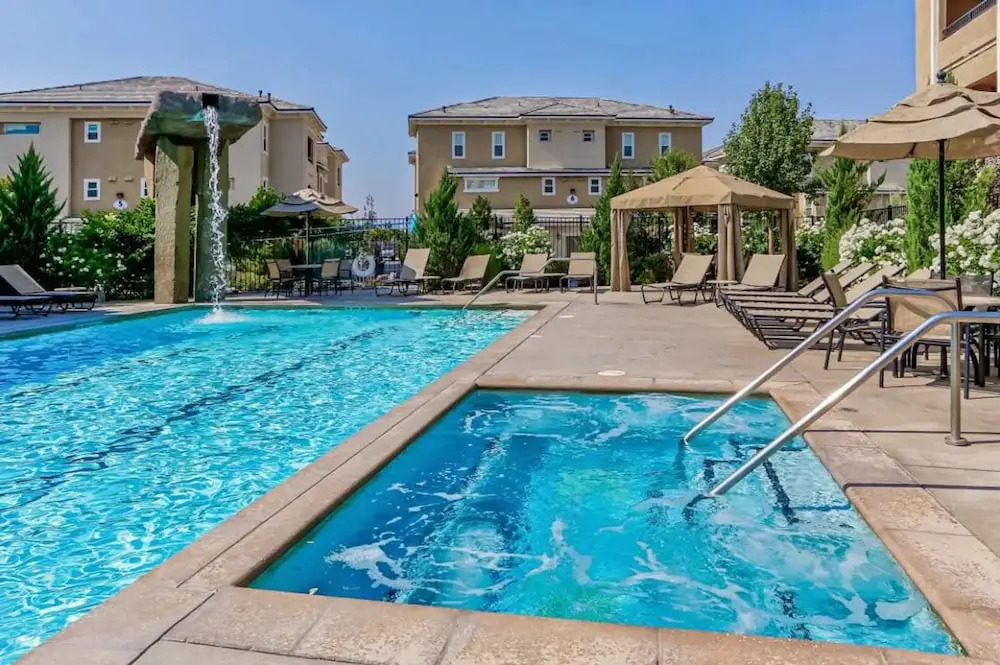 Luxury 2BR 2BA Apartment With Pool Gym Theater