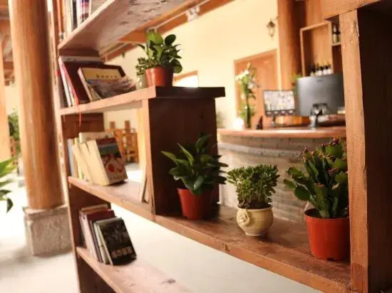 Guzang Xiangbala Diannan Wufu Boutique Inn