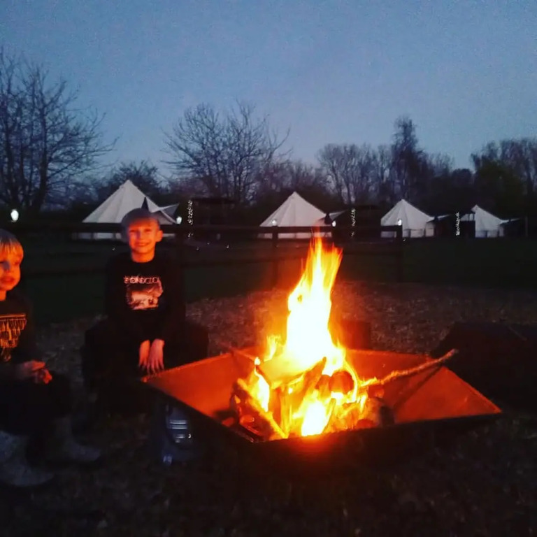Oak Lodge Retreat - Glamping 4