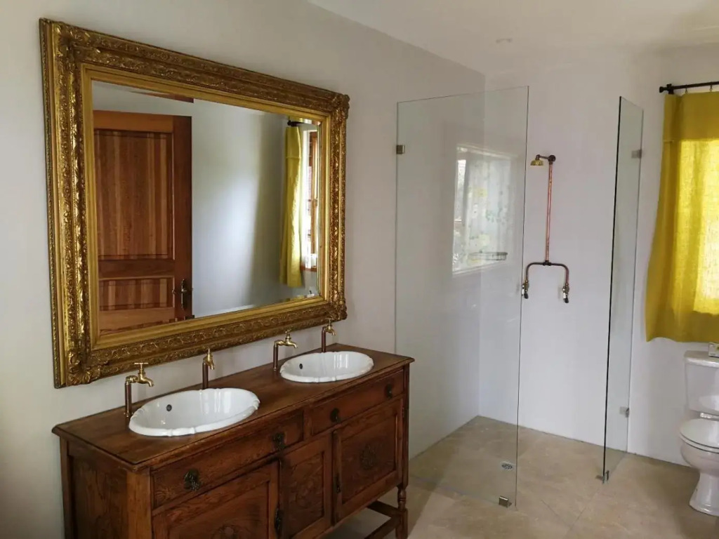 Bakovenbay Luxury Suites