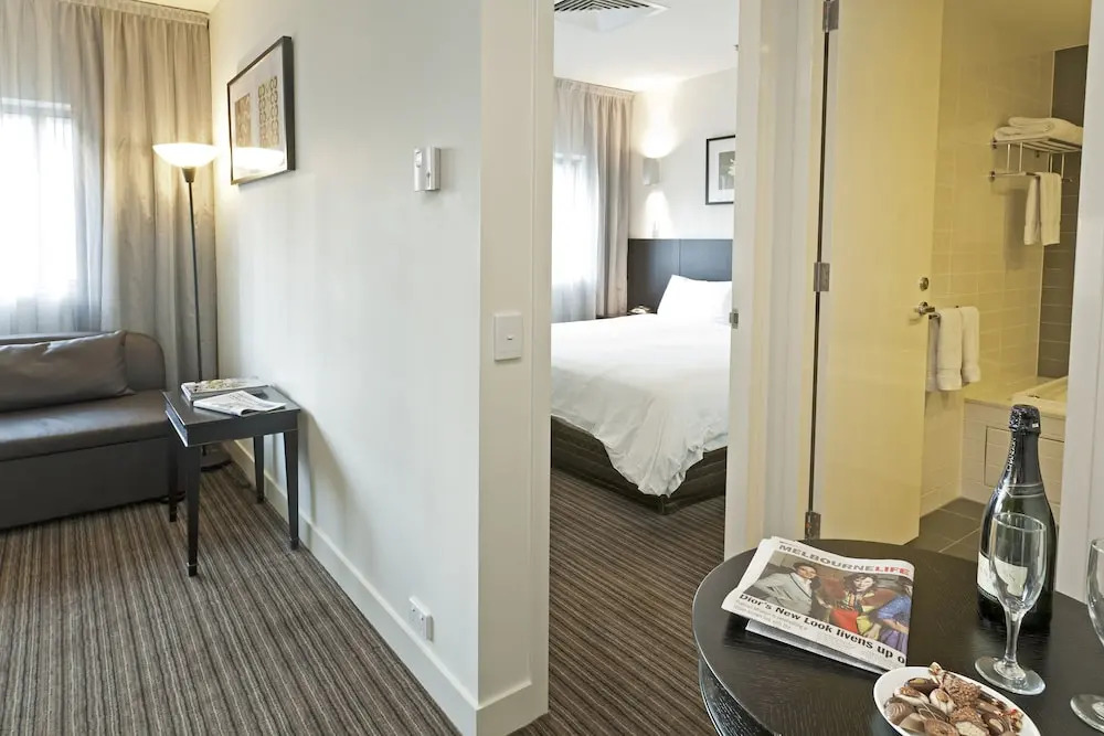 Causeway 353 Hotel